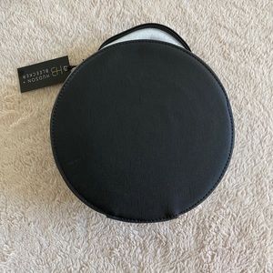 HUDSON BLEECKER ROUND VEGAN LEATHER TRAVEL CASE